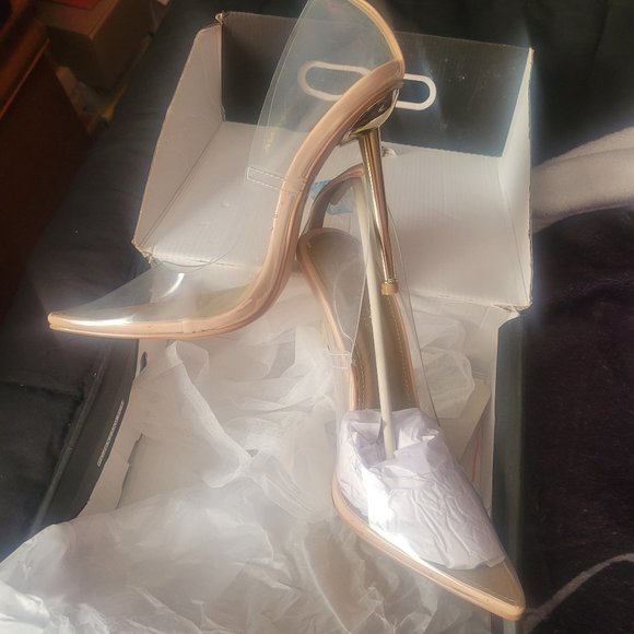 See through clear and gold pump - Picture 1 of 3